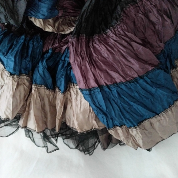 COCO & TASHI skirt - Picture 4 of 4